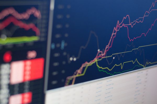 Analyzing the market volatility like an expert trader