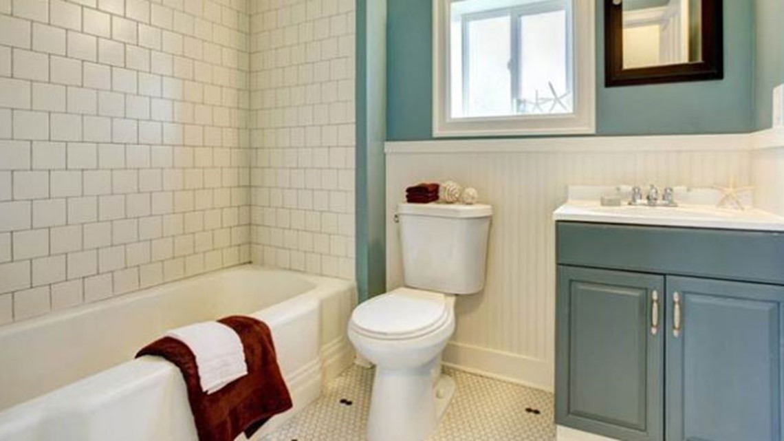 6 Ways To Unclog A Toilet Without A Plunger
